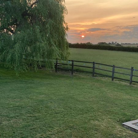 2 Beds & Living In Our Idyllic Country Cottage بيدفورد المظهر الخارجي الصورة